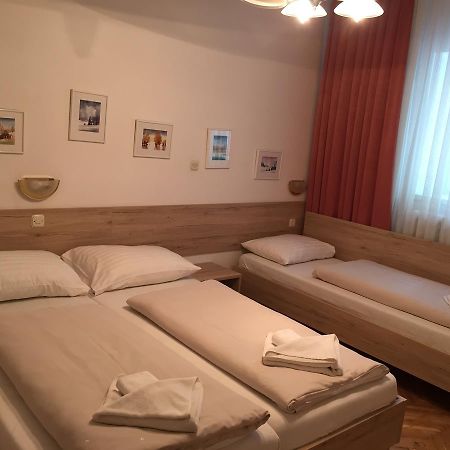 Apartmaji In Sobe Tina ครานสกา โกรา ภายนอก รูปภาพ