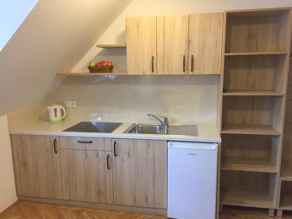 Apartmaji In Sobe Tina ครานสกา โกรา ภายนอก รูปภาพ