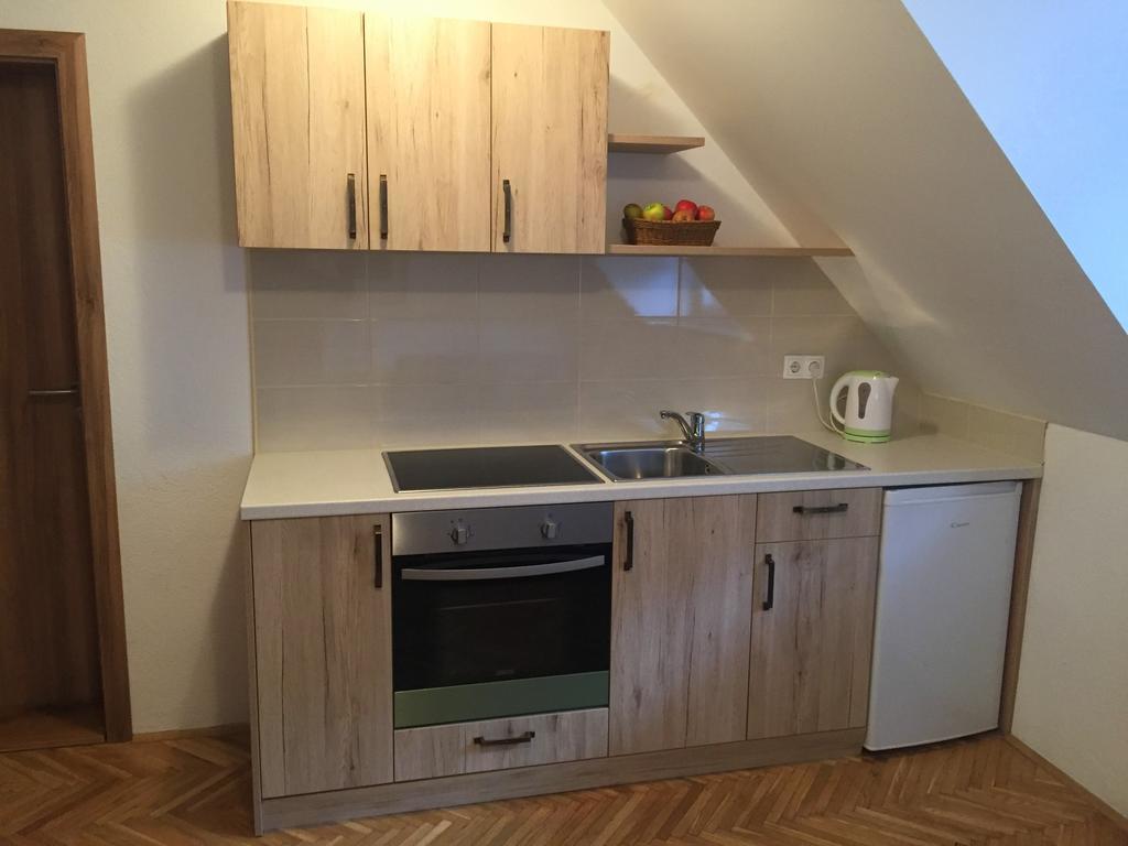 Apartmaji In Sobe Tina ครานสกา โกรา ภายนอก รูปภาพ