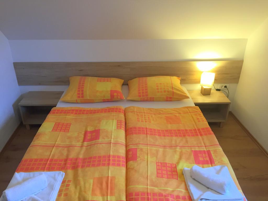 Apartmaji In Sobe Tina ครานสกา โกรา ภายนอก รูปภาพ