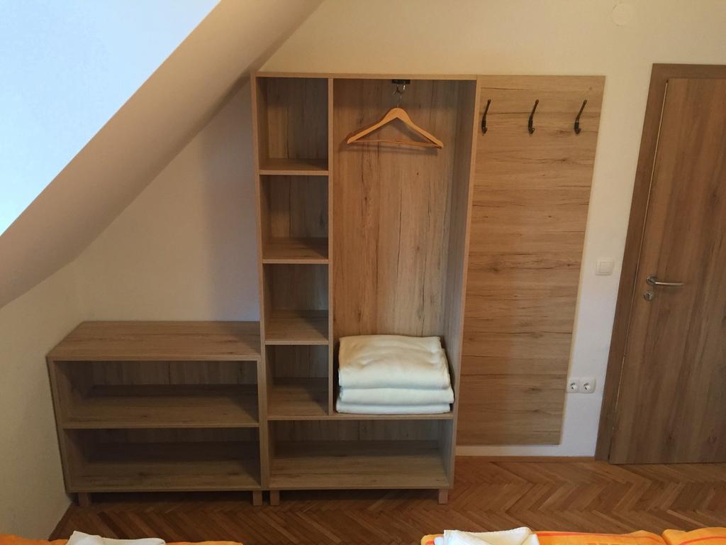 Apartmaji In Sobe Tina ครานสกา โกรา ภายนอก รูปภาพ