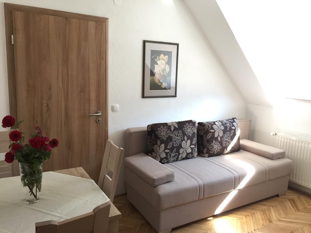 Apartmaji In Sobe Tina ครานสกา โกรา ภายนอก รูปภาพ