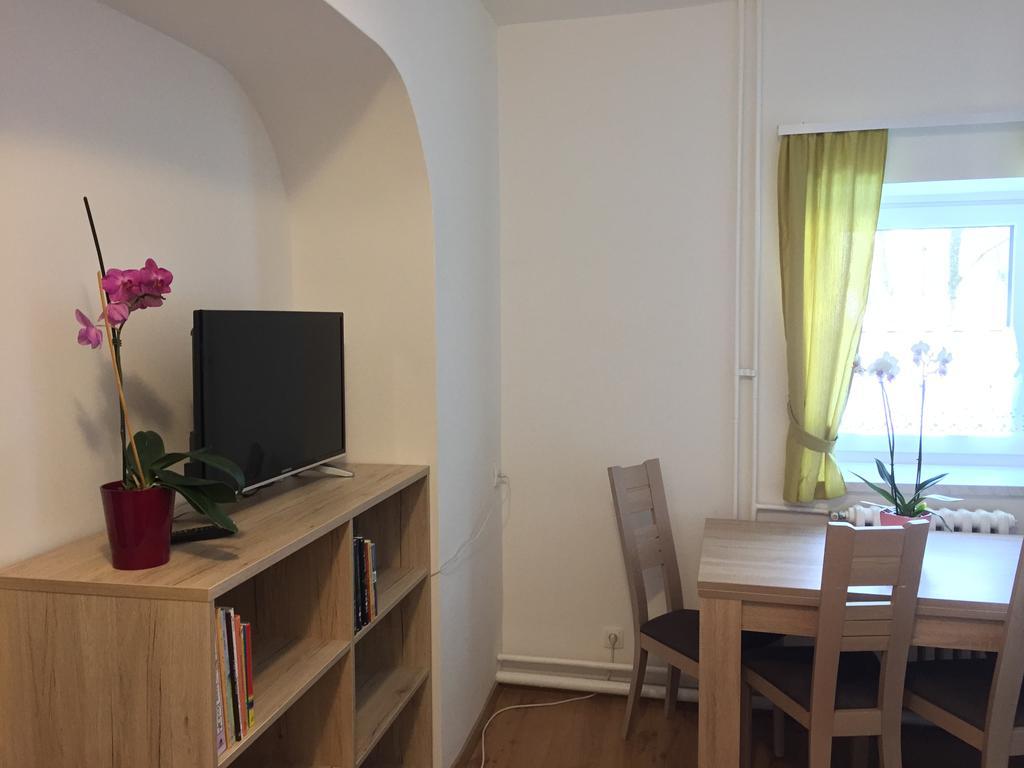 Apartmaji In Sobe Tina ครานสกา โกรา ภายนอก รูปภาพ